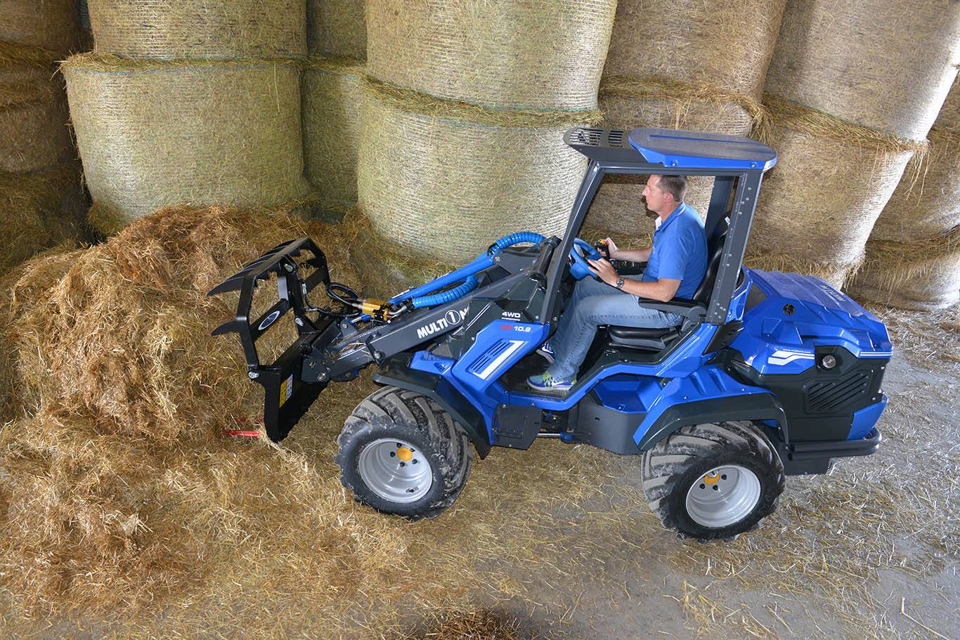 Heavy duty silage fork for mini loaders MultiOne 02