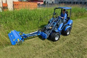 MultiOne mini loader 6 series with flail mower whit side shift 1