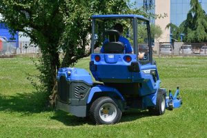 MultiOne mini loader 6 series with tornado lawn mower 31