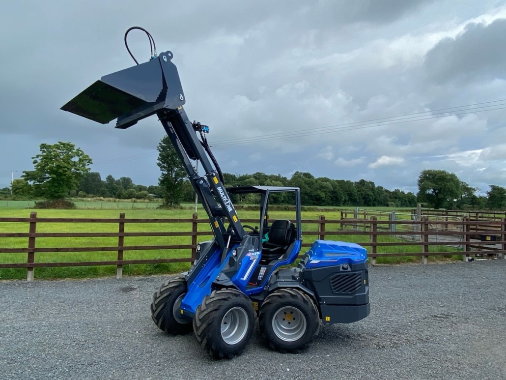 MultiOne-mini-loader-8.5-series-02-1030x773
